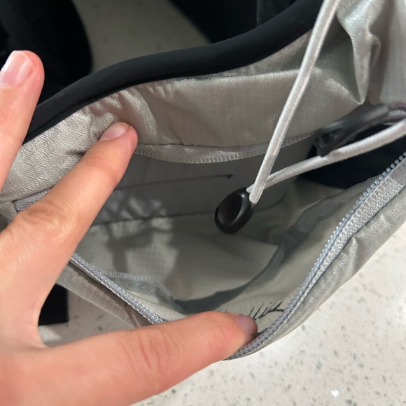 Osprey Tempest 6 Silver Belt Bag - Picture 7 of 8